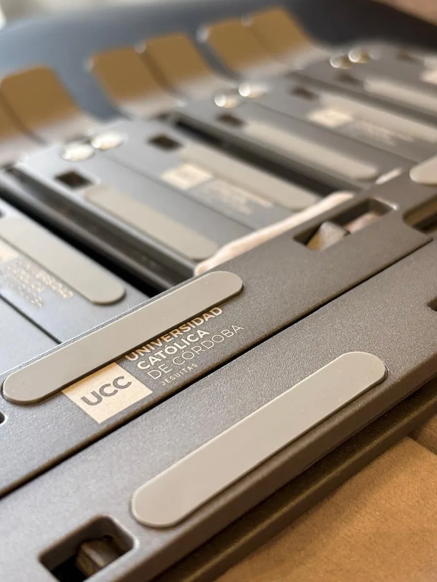 Detalle de producto personalizado para la Universidad Católica de Córdoba